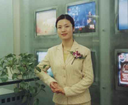 1997年起先后在上海有线电视台总编室